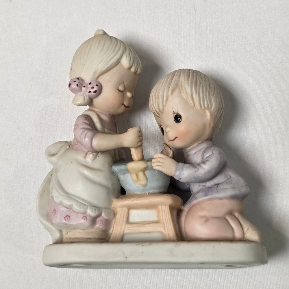 RUSS Jennifer Alexander's Butterscotch Pudding Figurine No: 2543‎ Vintage Pastel